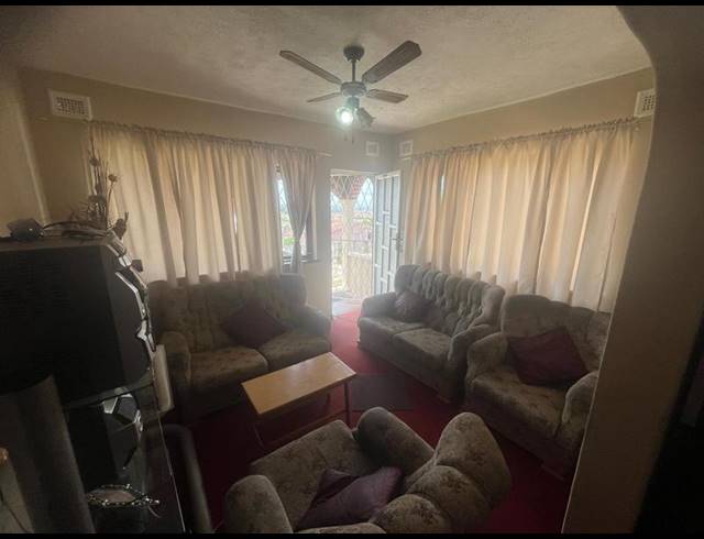 2 BEDROOM HOUSE FOR SALE IN MONTFORD